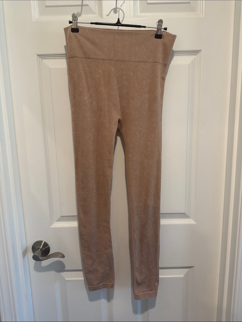 Anwnd active Leggings in Taupe